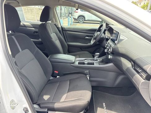 Certified 2025 Nissan Sentra SV FWD image 25