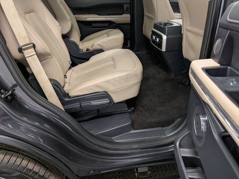 Used 2023 Ford Expedition Limited image 25