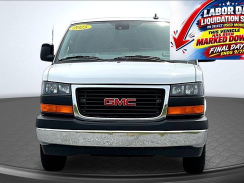 Used 2025 GMC Savana 3500 LT w/ LT Preferred Equipment Group RWD image 2