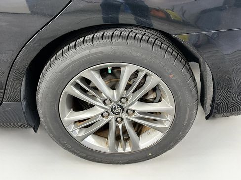 Used 2016 Toyota Camry SE image 11