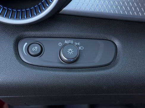 New 2026 Chevrolet Trax LS w/ LS Convenience Package FWD image 17