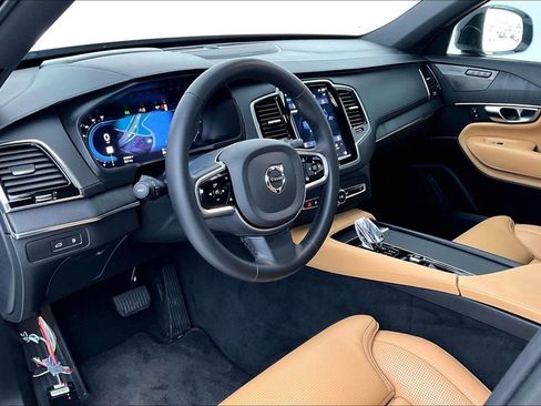 Used 2023 Volvo XC90 T8 Ultimate image 17