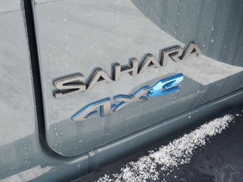 Used 2025 Jeep Wrangler Unlimited Sahara w/ Safety Group image 30