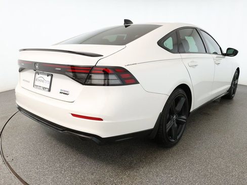 Used 2025 Honda Accord Sport image 4