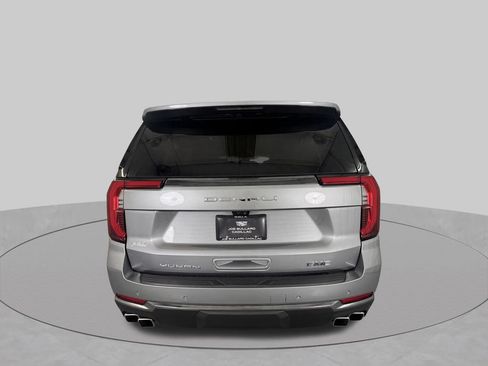 Used 2025 GMC Yukon XL Denali Ultimate AWD/4WD image 9