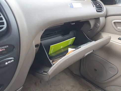 Used 2005 Toyota Sequoia SR5 image 27