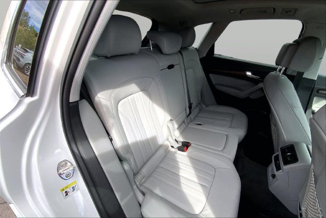 Used 2023 Audi Q5 2.0T Premium Plus w/ Premium Plus Package AWD/4WD image 19