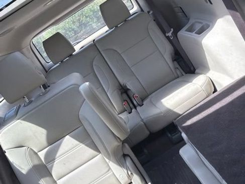 Used 2019 GMC Acadia Denali w/ Technology Package FWD image 4