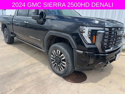 Used 2024 GMC Sierra 2500 Denali Ultimate AWD/4WD image 3