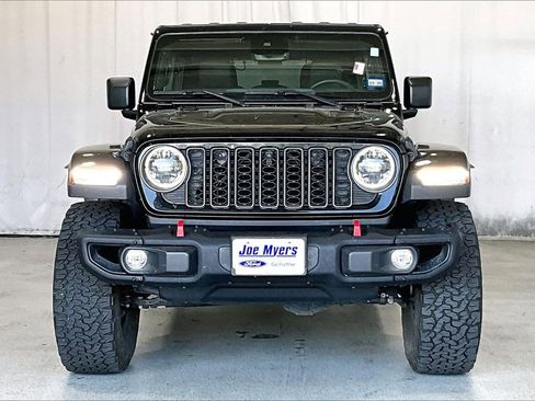 Used 2024 Jeep Wrangler Unlimited Rubicon image 3