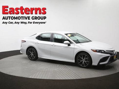 Used 2024 Toyota Camry SE w/ Cold Weather Package FWD image 46