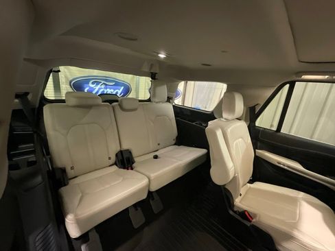 Used 2019 Ford Expedition Platinum RWD image 19