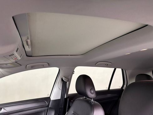 Used 2018 Volkswagen Golf SE FWD image 14