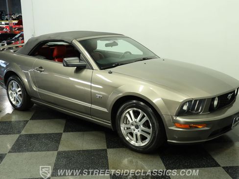 Used 2005 Ford Mustang Cobra RWD image 14