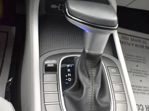 Used 2025 Hyundai Kona SEL FWD image 34