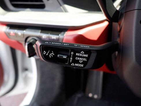 Used 2020 Porsche 911 Carrera RWD image 24