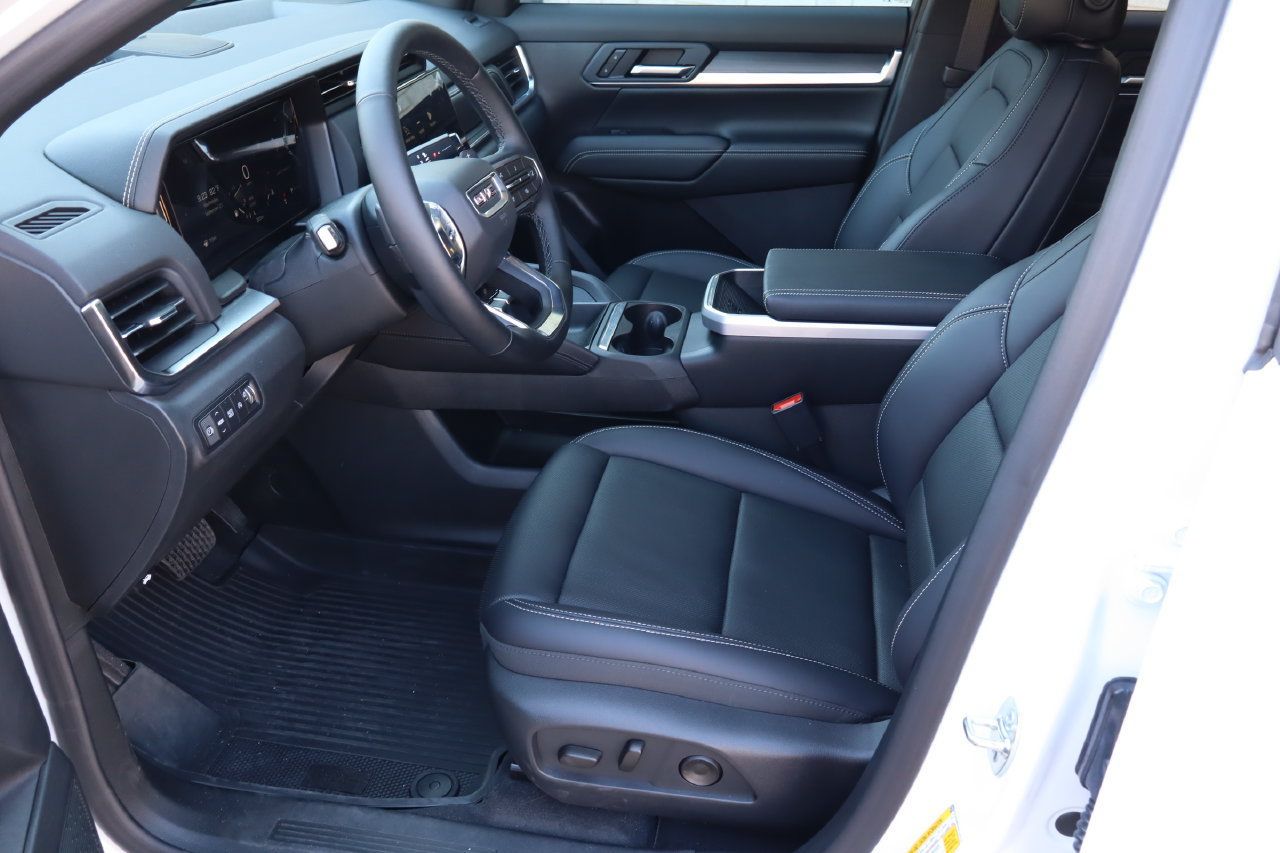 Used 2027 GMC Terrain Elevation w/ Elevation Premium Package FWD image 15