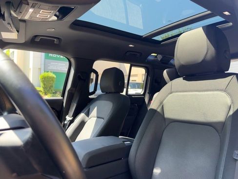 Used 2023 Land Rover Defender 110 X-Dynamic SE image 12