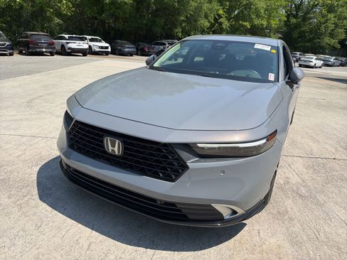 Used 2023 Honda Accord Touring image 1