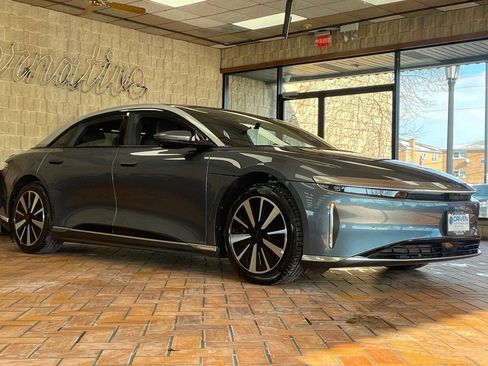 Used 2024 Lucid Air Touring image 9