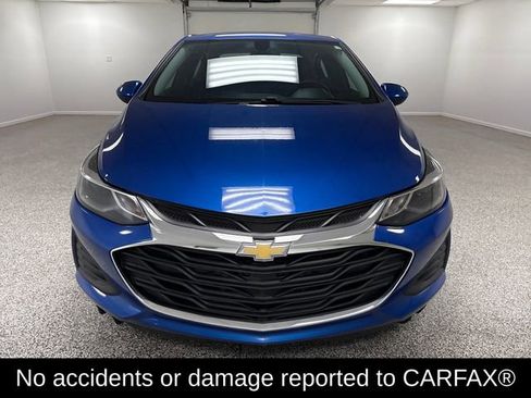 Used 2019 Chevrolet Cruze LT image 2