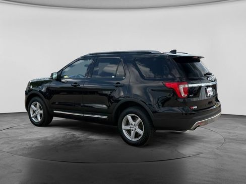 Used 2016 Ford Explorer XLT w/ Equipment Group 202A AWD/4WD image 6