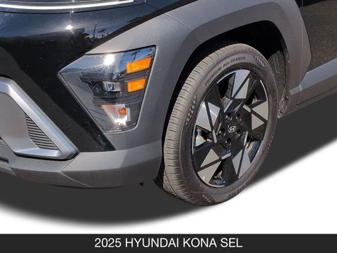 Used 2025 Hyundai Kona SEL image 10