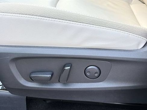 Certified 2023 Nissan Pathfinder SL w/ SL Premium Package AWD/4WD image 10