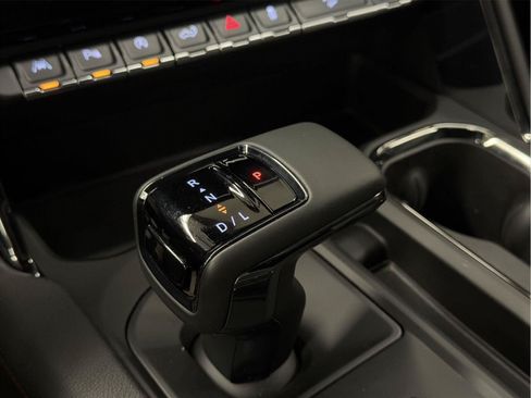 Certified 2024 GMC Sierra 1500 AT4 w/ AT4 Premium Package AWD/4WD image 17