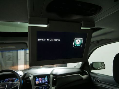 Used 2017 GMC Yukon SLT w/ Premium Edition image 23