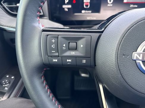 Certified 2025 Nissan Kicks SR FWD image 30