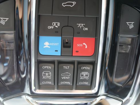 Used 2022 Jeep Grand Cherokee L Summit AWD/4WD image 32