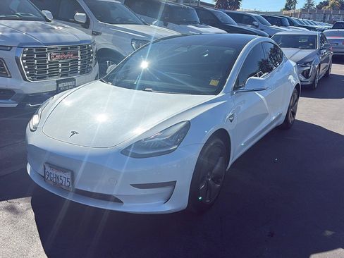Used 2020 Tesla Model 3 Standard Range Plus RWD image 3