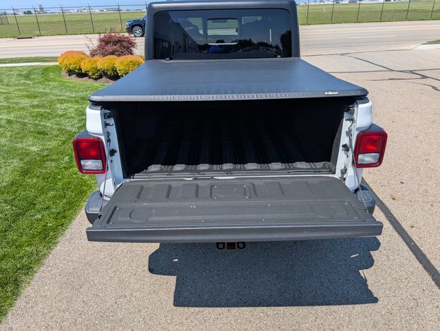 Used 2022 Jeep Gladiator Sport AWD/4WD image 8