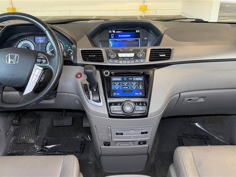 Used 2016 Honda Odyssey Touring image 25