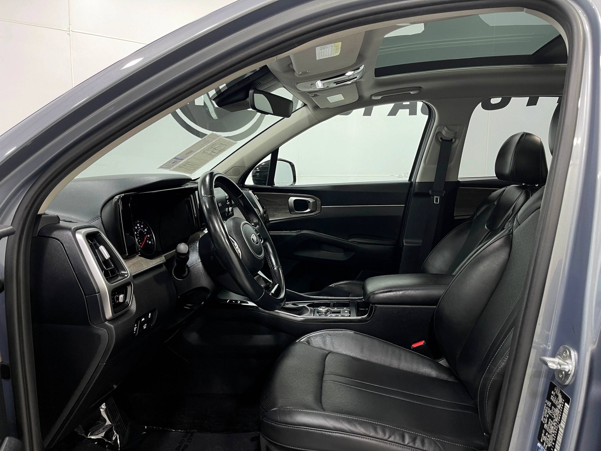 Used 2021 Kia Sorento EX w/ Panoramic Sunroof Package AWD/4WD image 12