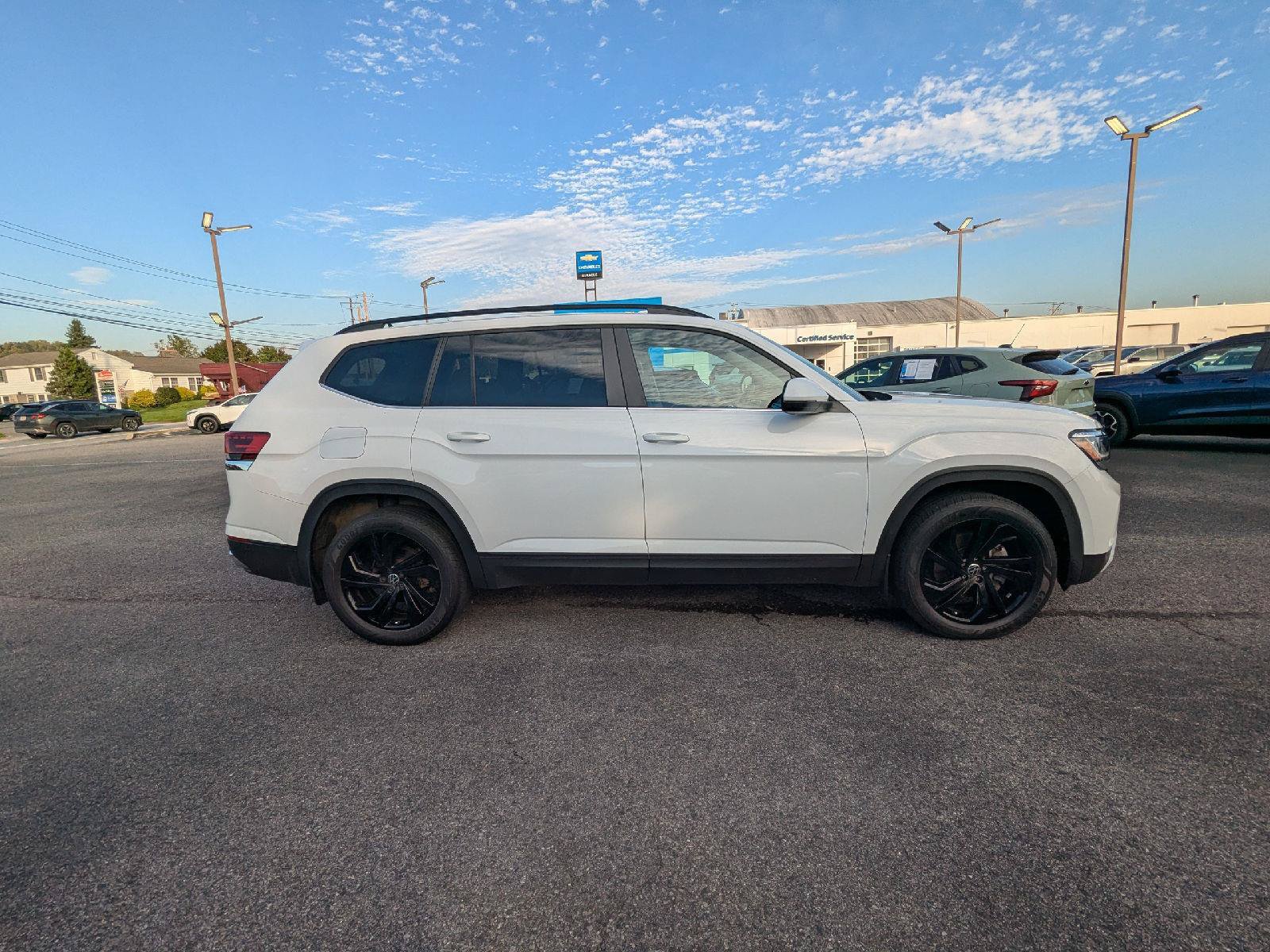 Used 2023 Volkswagen Atlas SE AWD/4WD image 8
