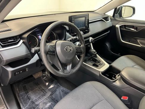 Used 2022 Toyota RAV4 XLE image 16