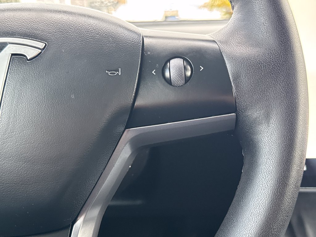 Used 2023 Tesla Model Y Long Range AWD/4WD image 19