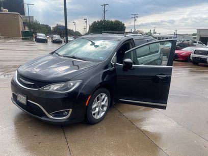 Used 2018 Chrysler Pacifica Touring-L Plus w/ Tire & Wheel Group