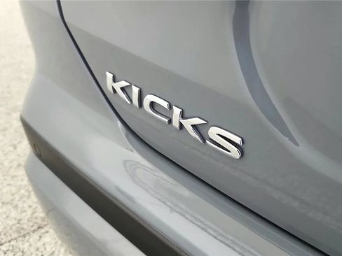 Used 2024 Nissan Kicks SV FWD image 18