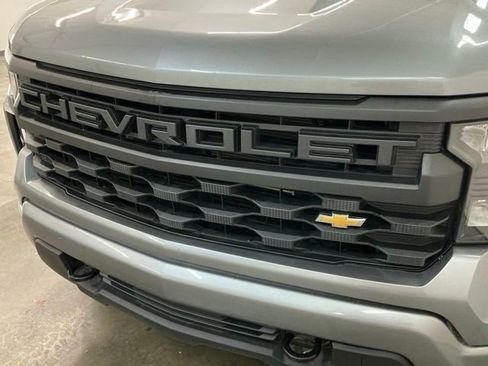 Used 2023 Chevrolet Silverado 1500 Custom image 9