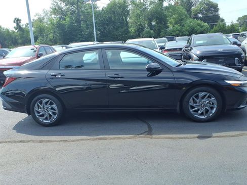 Certified 2024 Hyundai Elantra SEL FWD image 4
