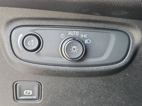 Used 2019 GMC Terrain SLE w/ Driver Convenience Package FWD image 17