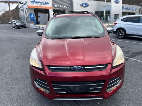 Used 2015 Ford Escape SE w/ SE Chrome Package image 2