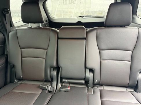 Certified 2025 Honda Passport Black Edition image 16