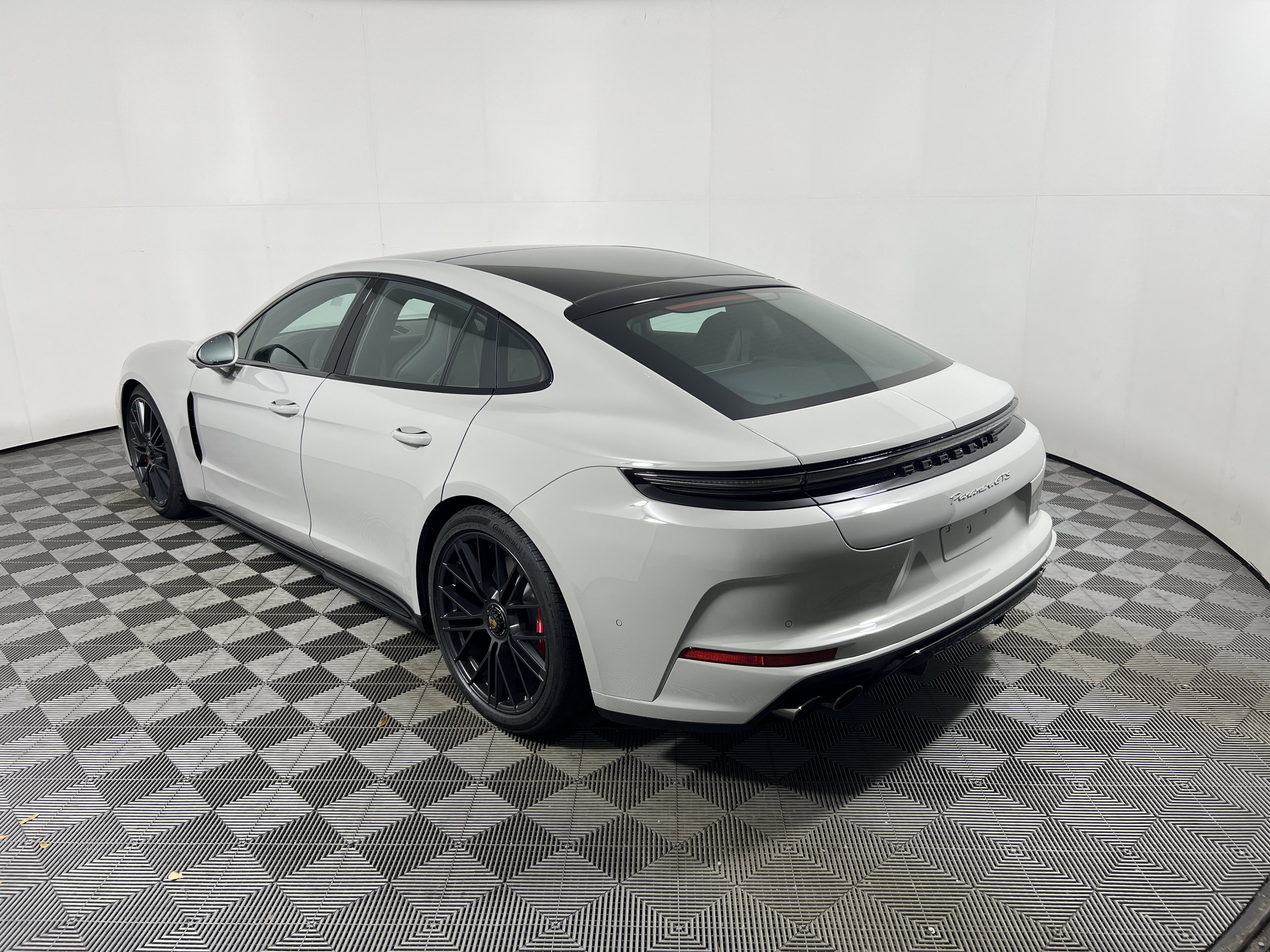 New 2026 Porsche Panamera GTS AWD/4WD image 3
