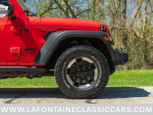 Used 2020 Jeep Gladiator Sport w/ Technology Group AWD/4WD image 28
