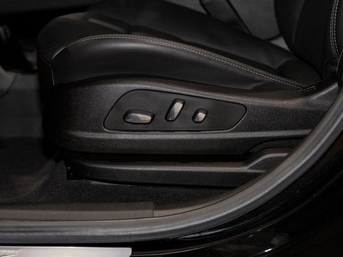 Used 2023 Cadillac XT6 Sport w/ LPO, ONYX Package image 16