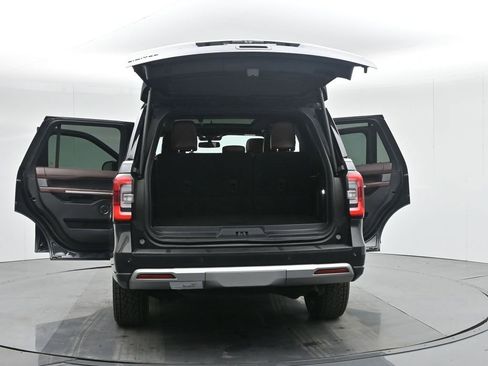 Used 2022 Ford Expedition Limited image 38